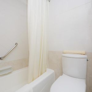 Lovers Room Sparkling